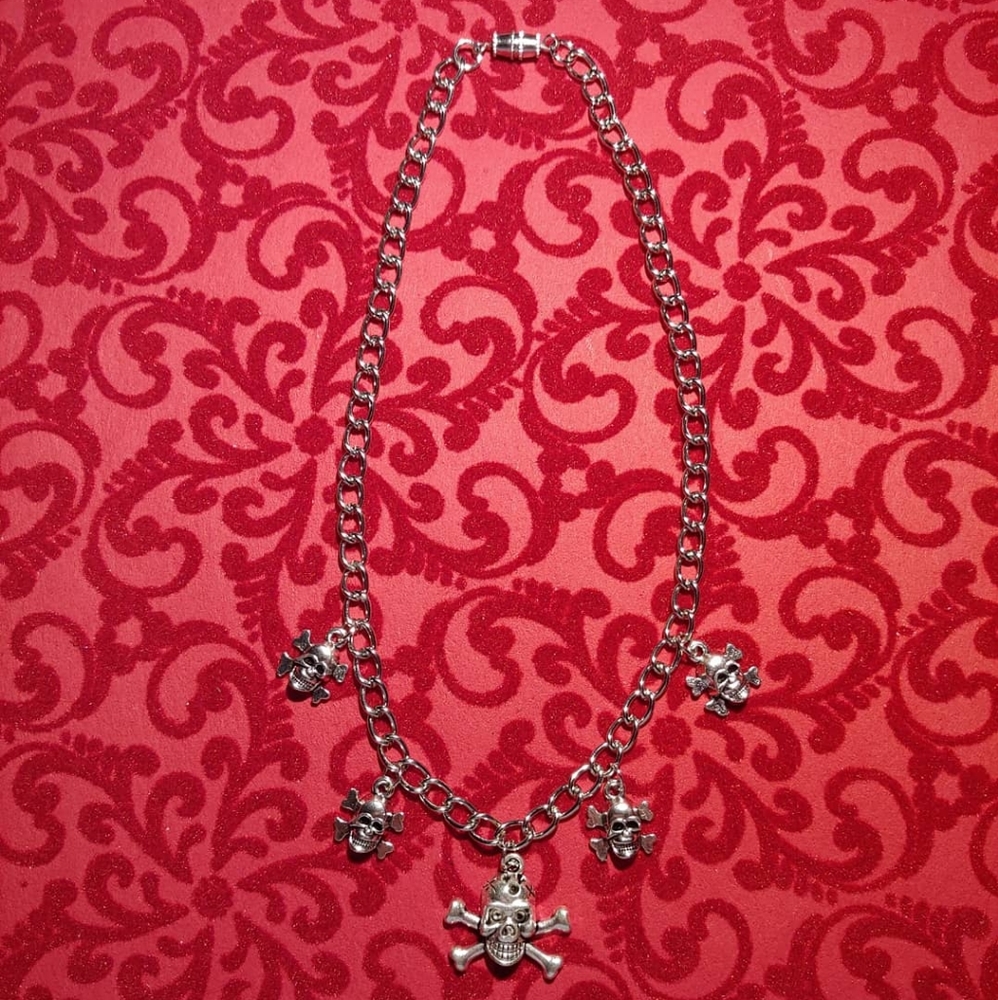 Skull Choker
